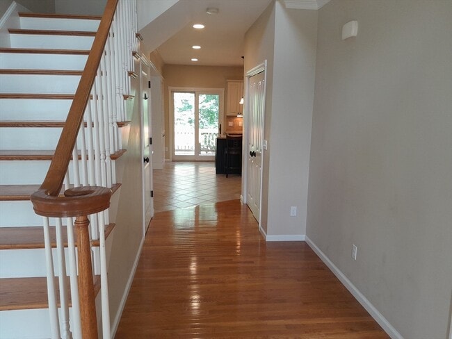 Building Photo - 373 Littlefield Ln