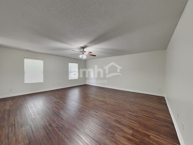 Building Photo - 2305 Apple Glen Ln