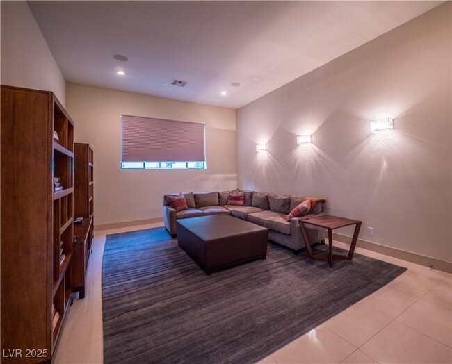 Building Photo - 7430 Yonie Ct