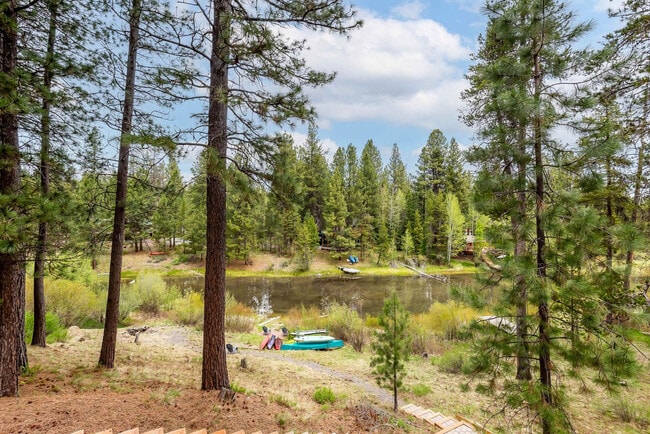 Building Photo - 17028 Cooper Dr