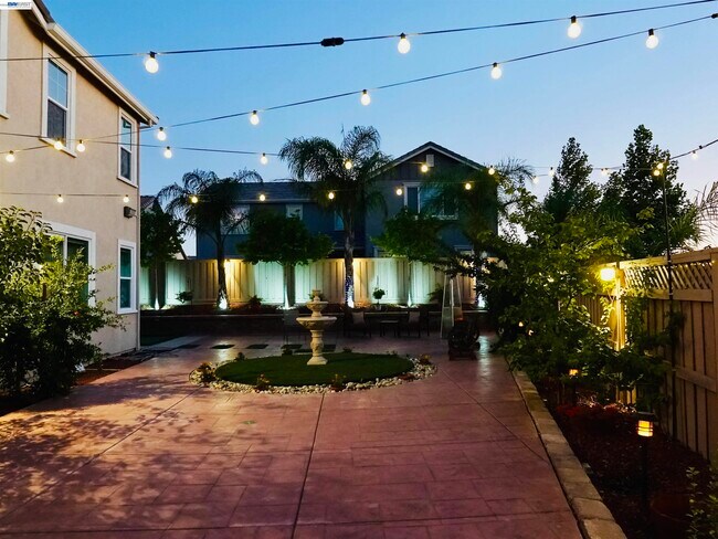 Building Photo - 1429 Wilshire Ave