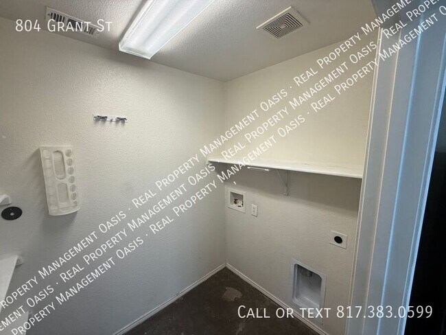 Building Photo - 804 Grant St