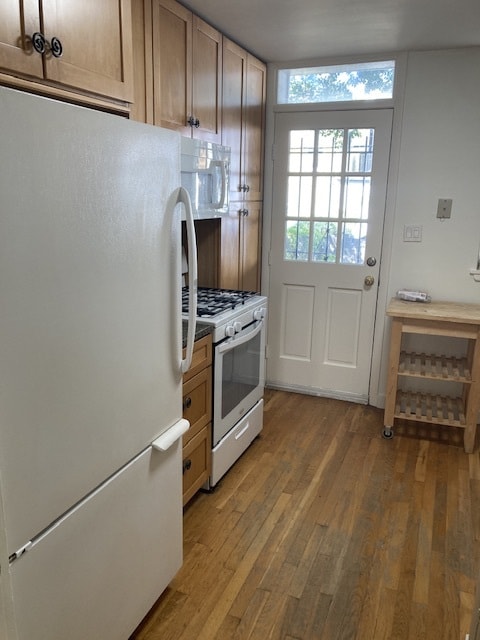 kitchen - 1326 Emerald St NE