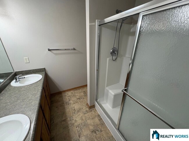 Building Photo - 3 bedroom townhome - SE Lincoln