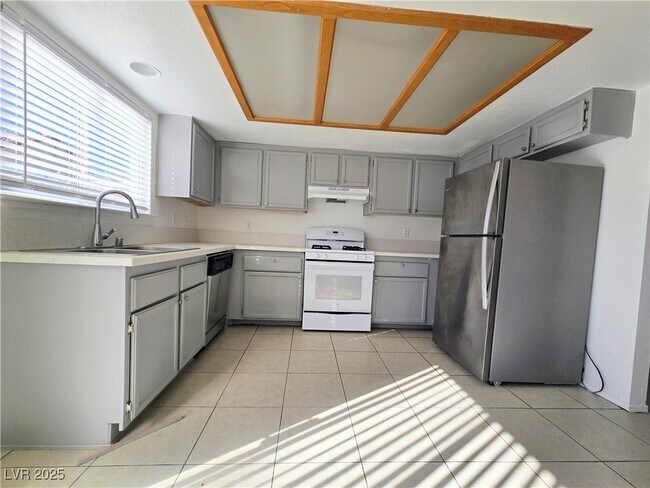 Building Photo - 5797 Cedar Ave