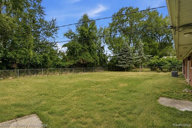 Building Photo - 23645 Ripple Creek