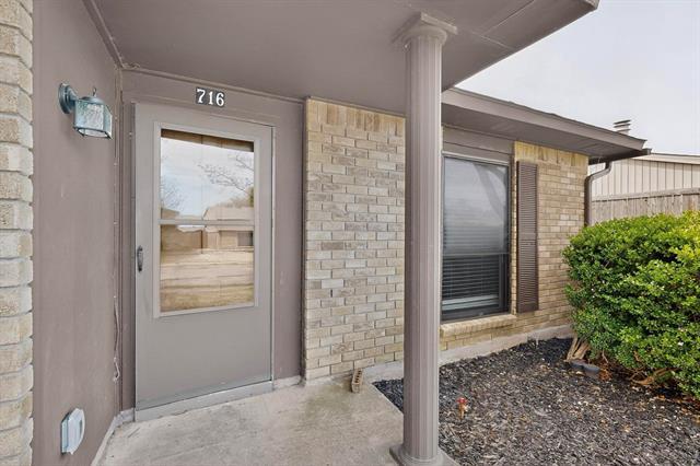 Building Photo - 716 Via Altos