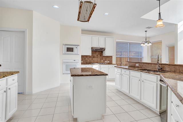 Building Photo - 4300 Vanderpool Dr