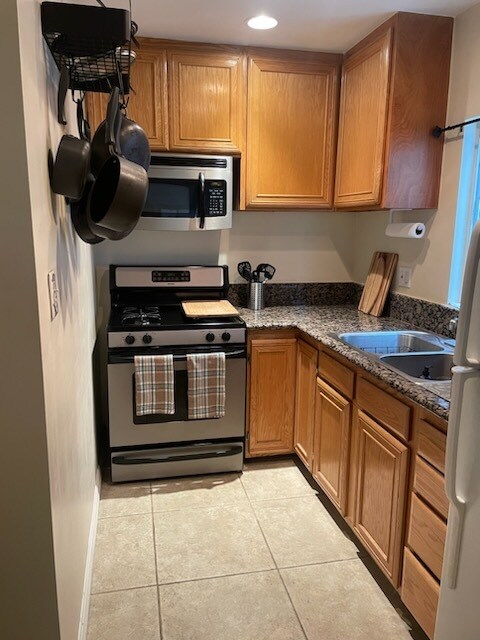 Kitchen - 204 45th St