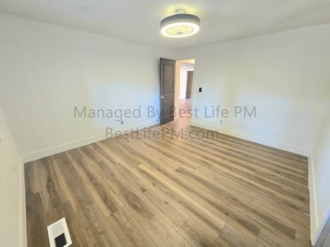 Building Photo - 150 Narain Ct