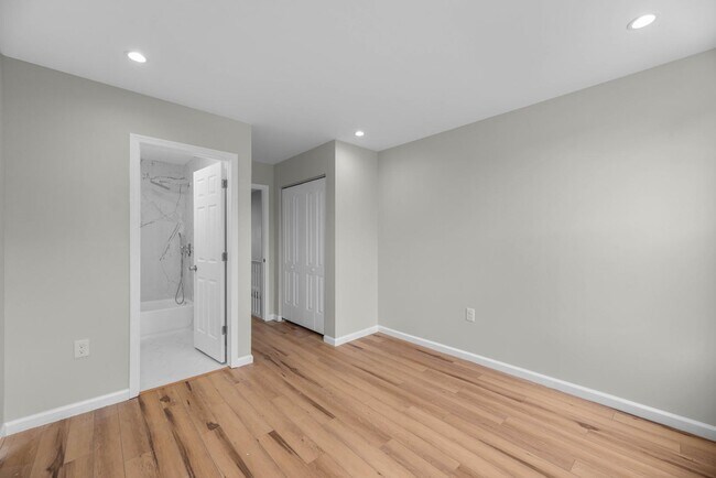 Building Photo - 146 N Ellwood Ave