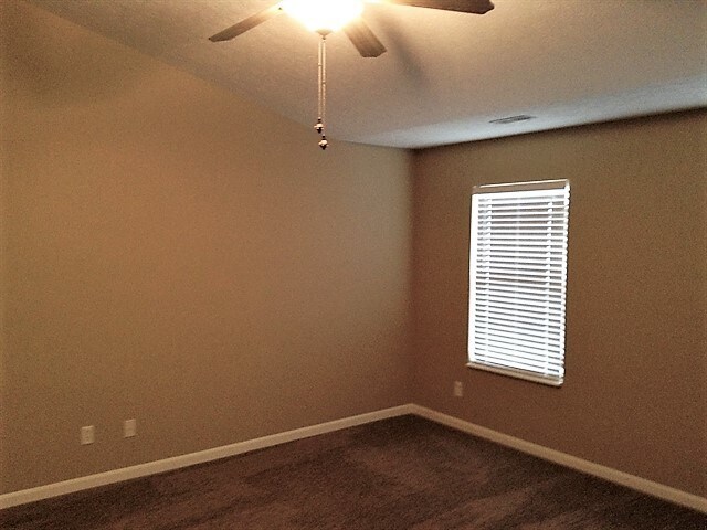 Building Photo - 755 Elm Tree Drive