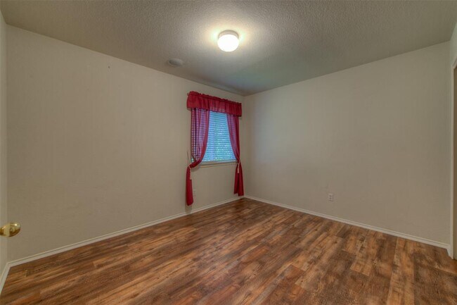 Building Photo - 13500 Dulles Ave