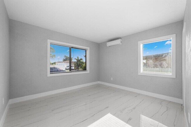 Building Photo - 1300 NW 90th St