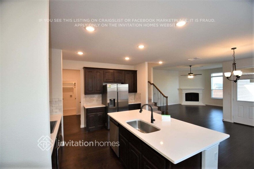 Building Photo - 1504 Smoke Signal Ln