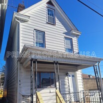 Building Photo - 226 Moye Pl