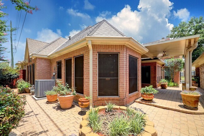Building Photo - 16403 Knightrider Dr