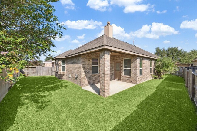 Building Photo - 24127 Via Renata Dr