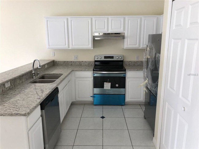 Brand new a stainless steal appliances - 1014 Universal Rest Pl