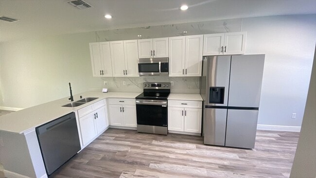 Building Photo - 1581 S Montgomery St