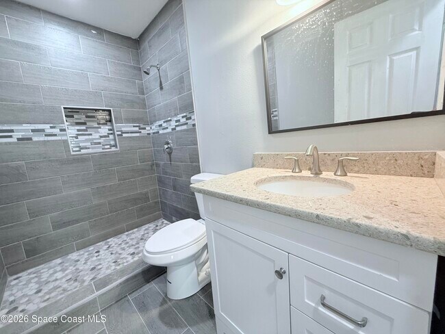 Building Photo - 2556 Sarno Rd