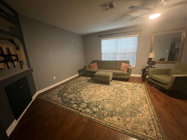 Living Room - 6959 Aberfeldy Ave N