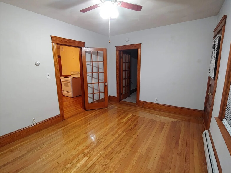 Building Photo - 18 Pearl St