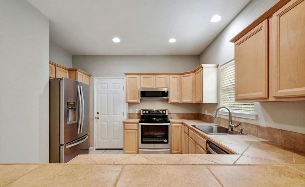 Building Photo - 622 Dartmouth Ave