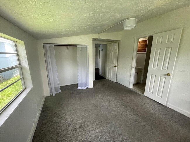 Building Photo - 1708 Ballard Park Dr