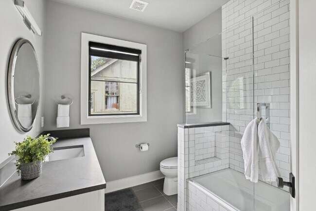 Building Photo - 634 Bonaventure Ave NE