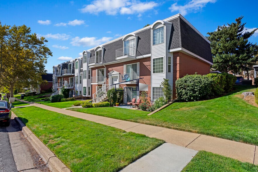 Building Photo - 2983 Taylor Ave