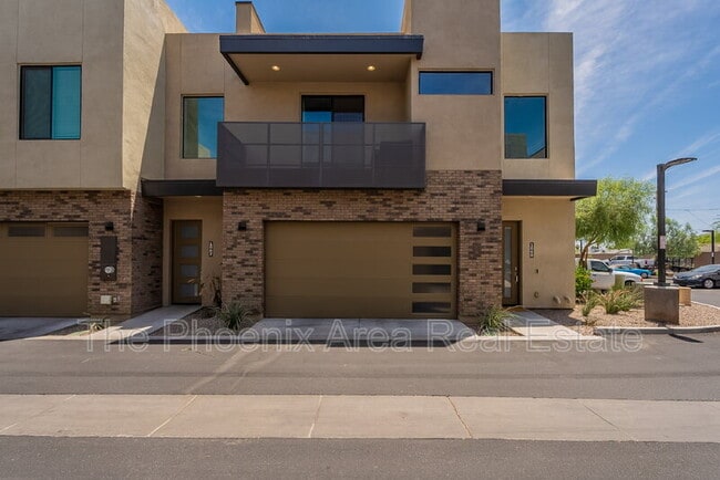 Building Photo - 901 S Smith Rd