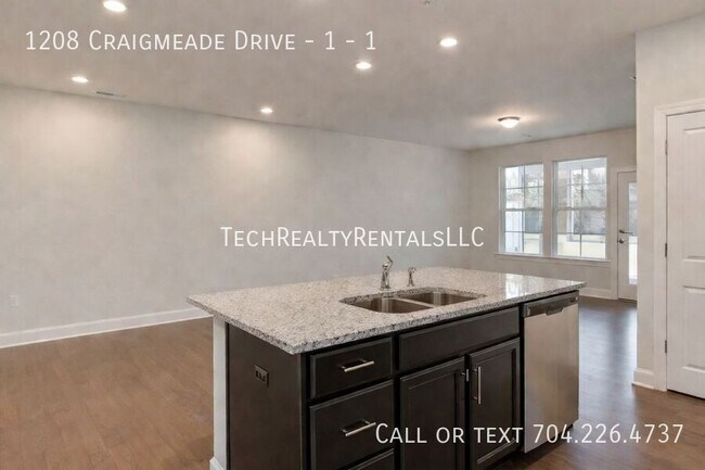 Building Photo - 1208 Craigmeade Dr