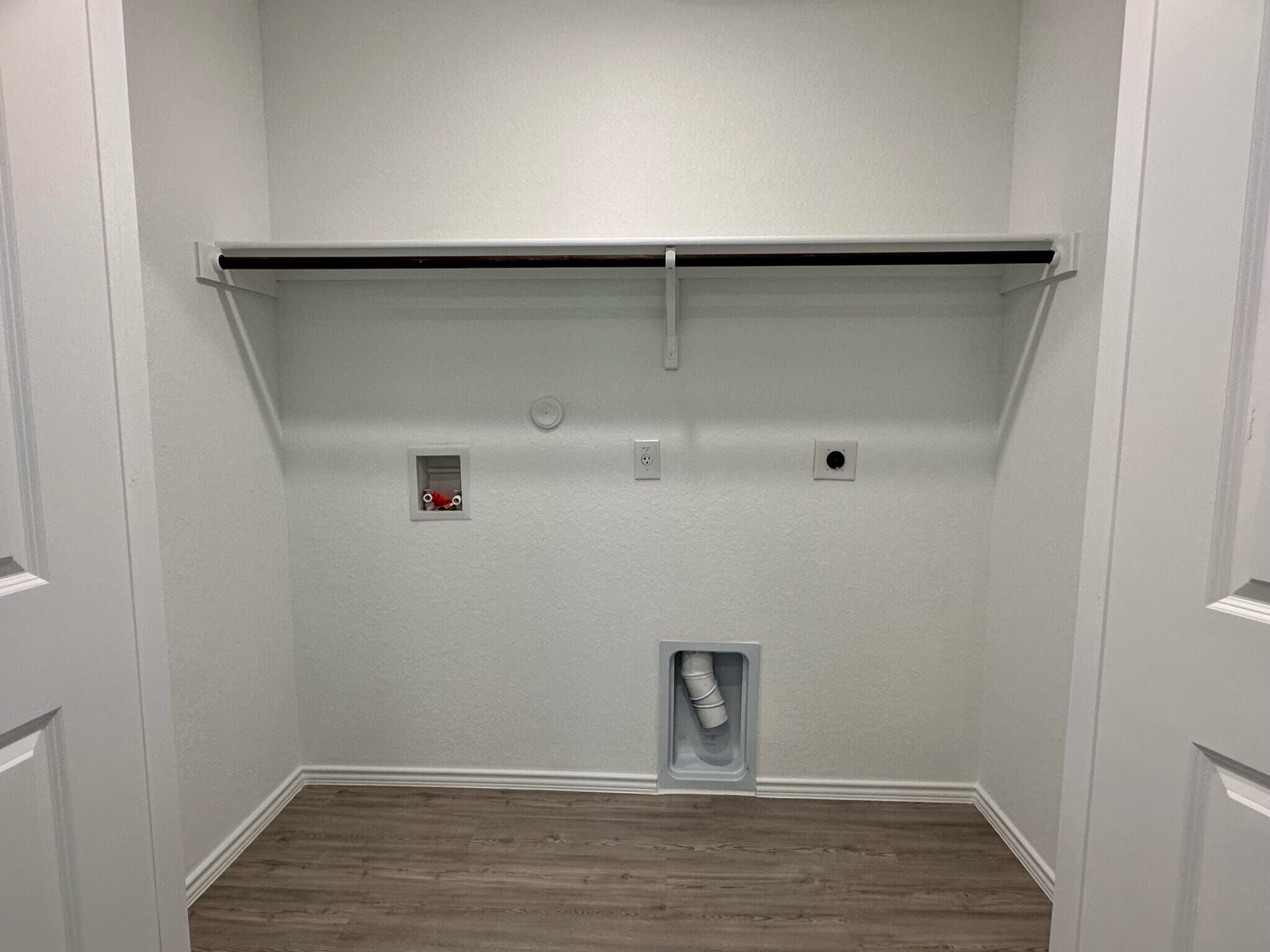 Washer & Dryer space - 211 Presidio Pl