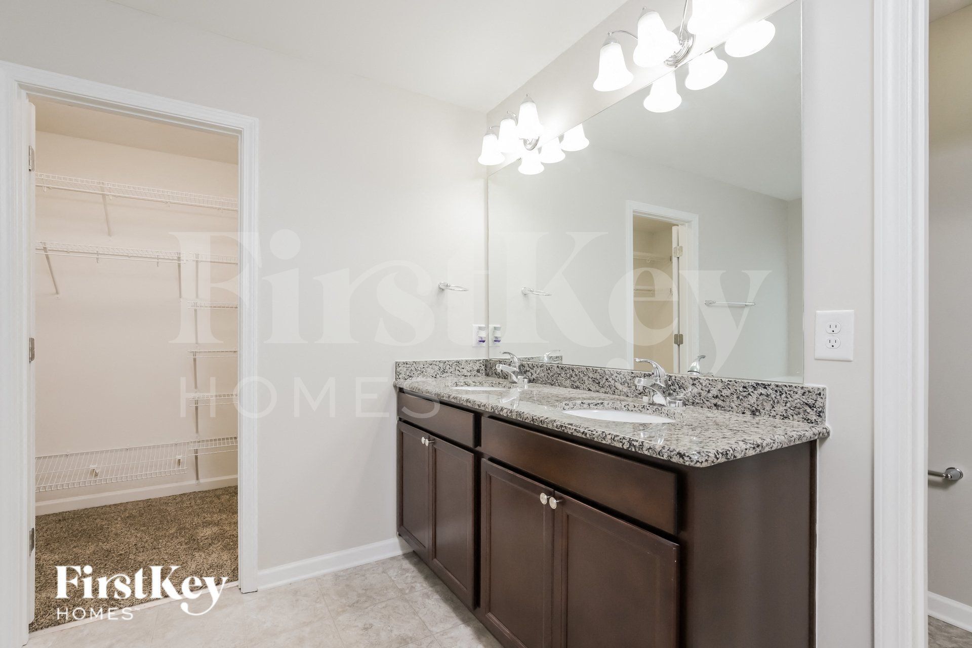 Building Photo - 3505 Panarama Dr