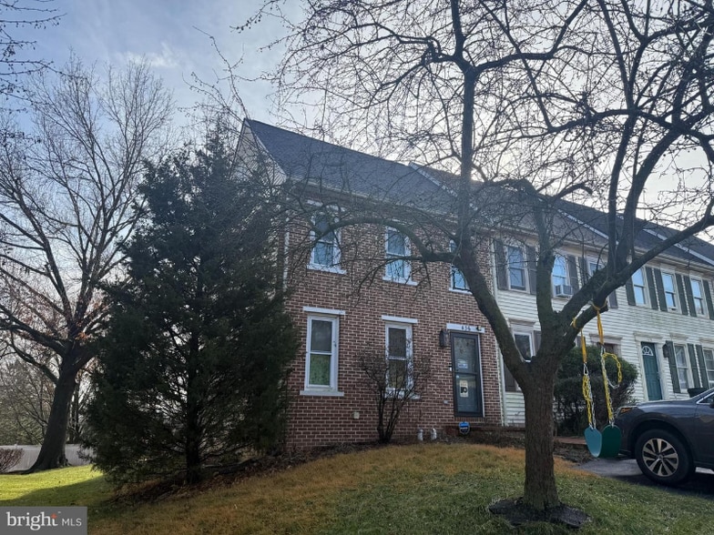 Building Photo - 436 Hillside Ave