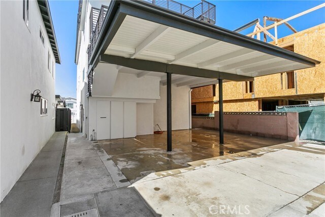 Building Photo - 913 E Balboa Blvd