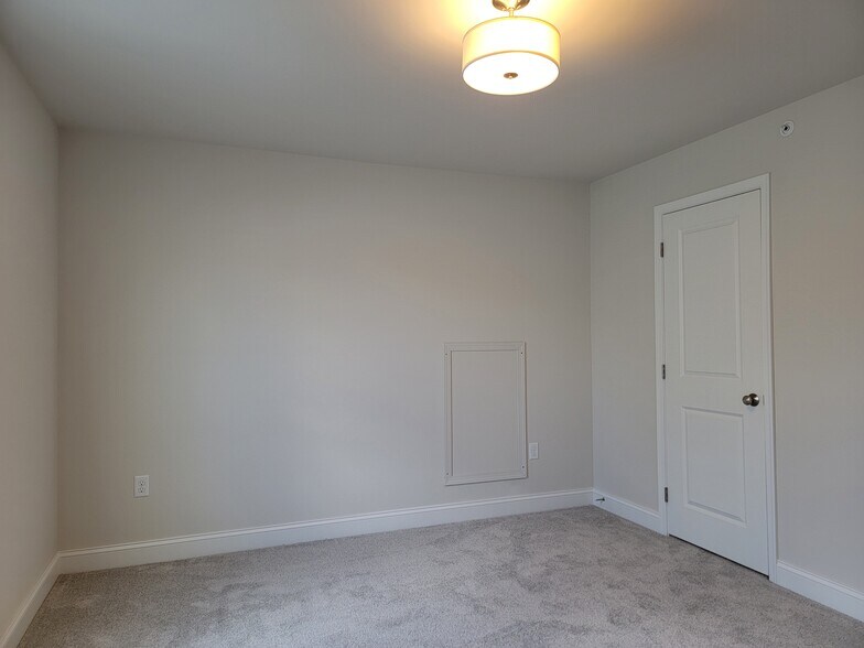 Building Photo - 226 Millard Dr