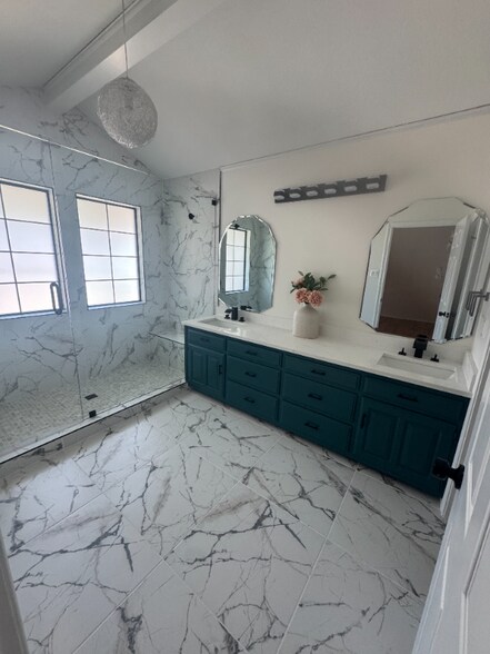 Building Photo - 3123 Bourbon St Cir