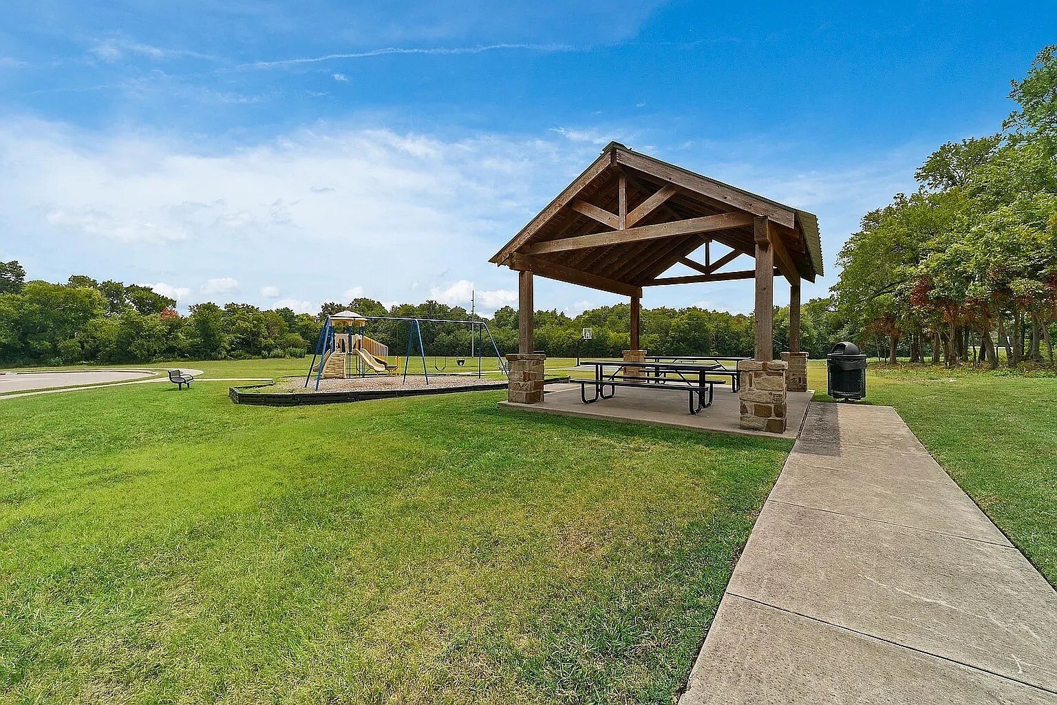 Building Photo - 485 Harding Ln