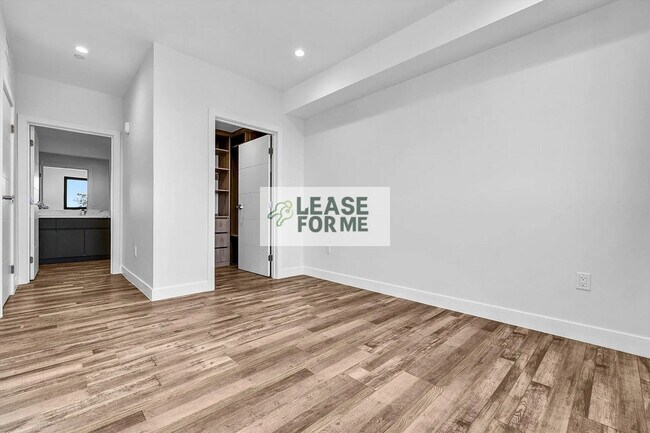 Building Photo - 1538 S Wilton Pl