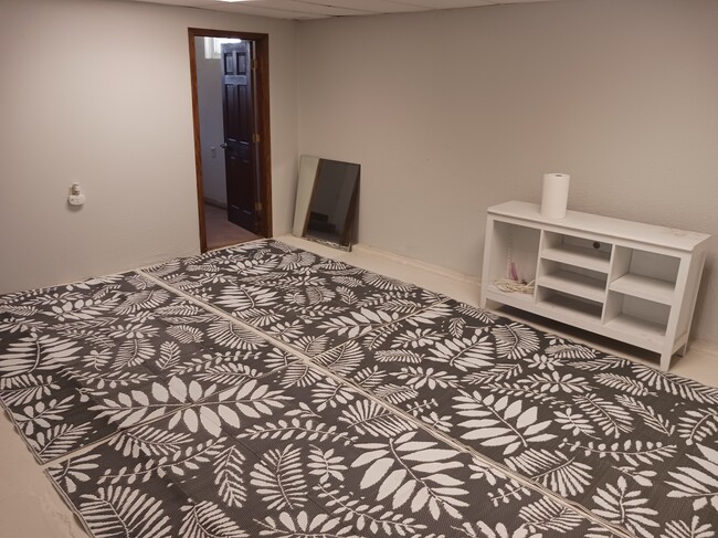 Building Photo - 1144 W Center St