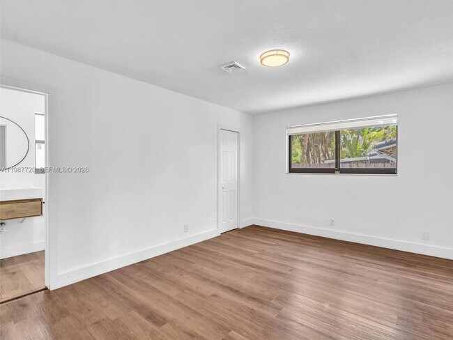 Building Photo - 3193 Taft St