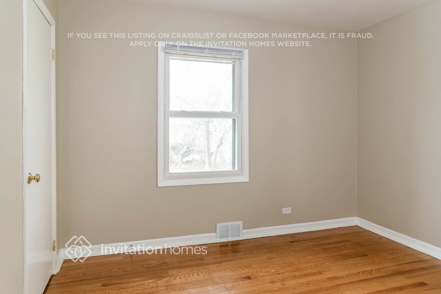 Building Photo - 321 S Yale Ave