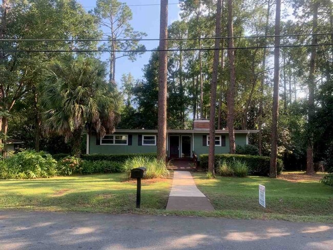 Building Photo - 2305 Domingo Dr