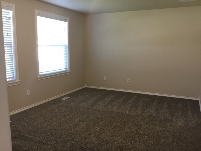 Building Photo - Beautiful & Spacious Four Bedroom Meridian Home!!!