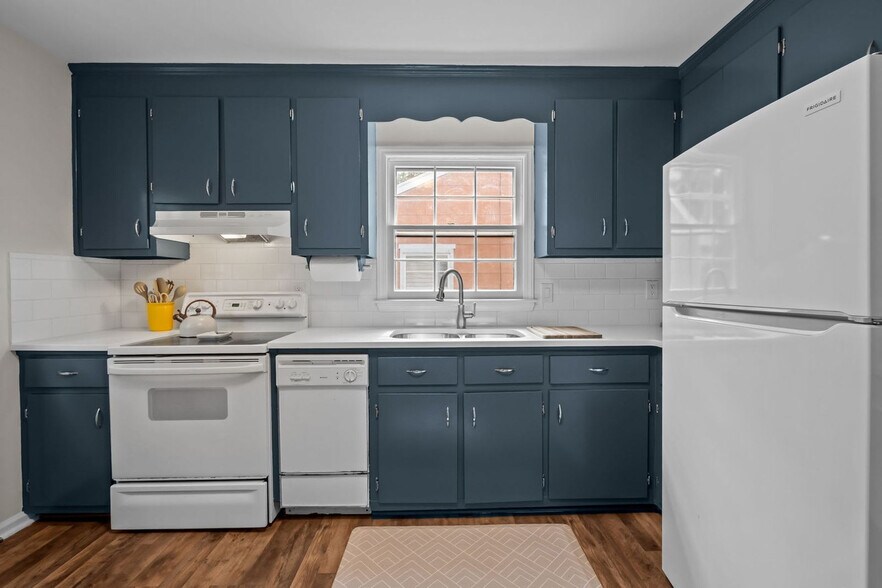 Building Photo - 1208 W Murray Ave