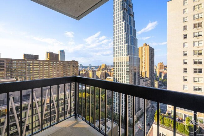 Building Photo - 2 bedroom in New York NY 10023
