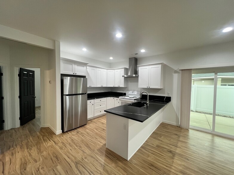 Building Photo - 119 Grant Dr