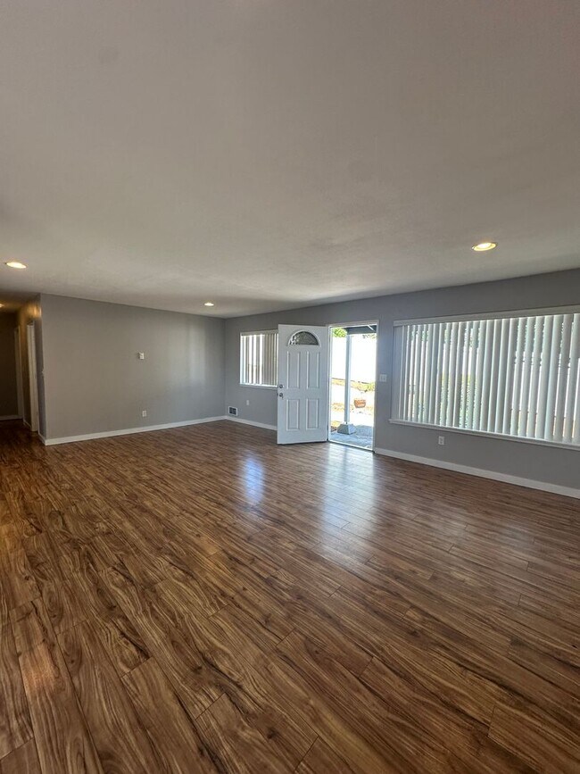 Building Photo - Wonderful Ranch Style Home in Camas!